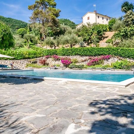 Piana Di Solaro Modern Flat & Swimming Pool Apartman Lerici Kültér fotó