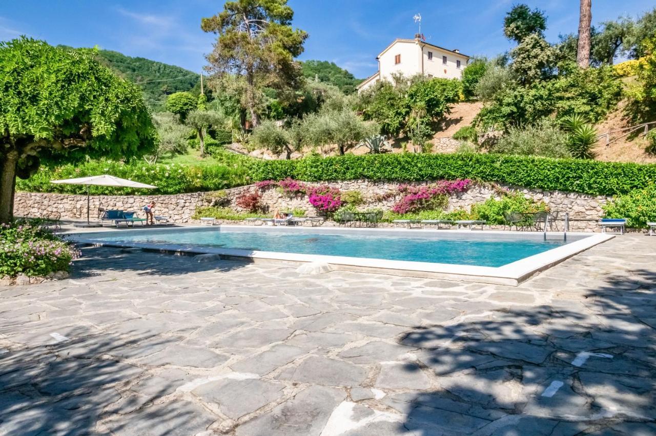 Piana Di Solaro Modern Flat & Swimming Pool Apartman Lerici Kültér fotó
