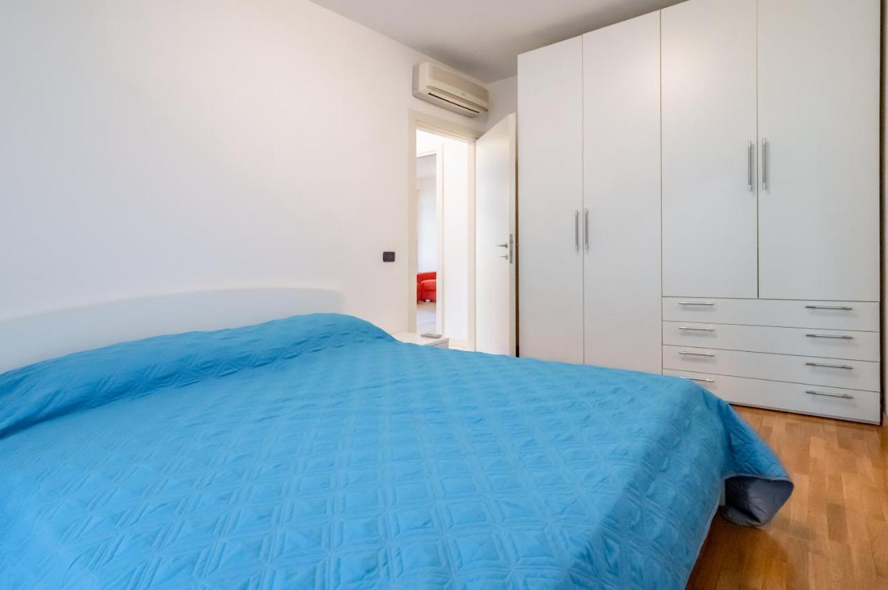 Piana Di Solaro Modern Flat & Swimming Pool Apartman Lerici Kültér fotó